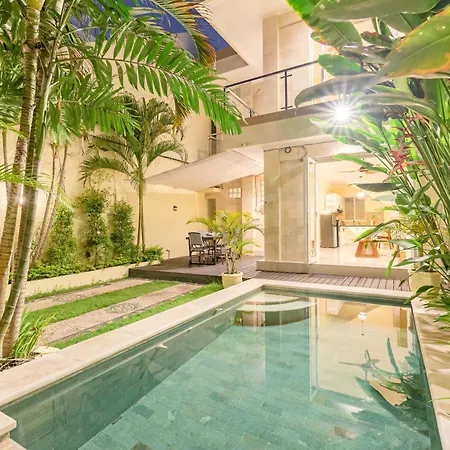 Seminyak Beach Villa Giola